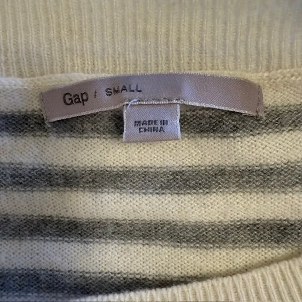 GAP Y2K Striped Pullover Sweater Gray White Women's Sz Small Casual Comfy Winter - Picture 3 of 8